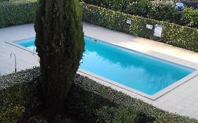 BEZIERS APPT CLIMATISE dans RESIDENCE AVEC PISCINE