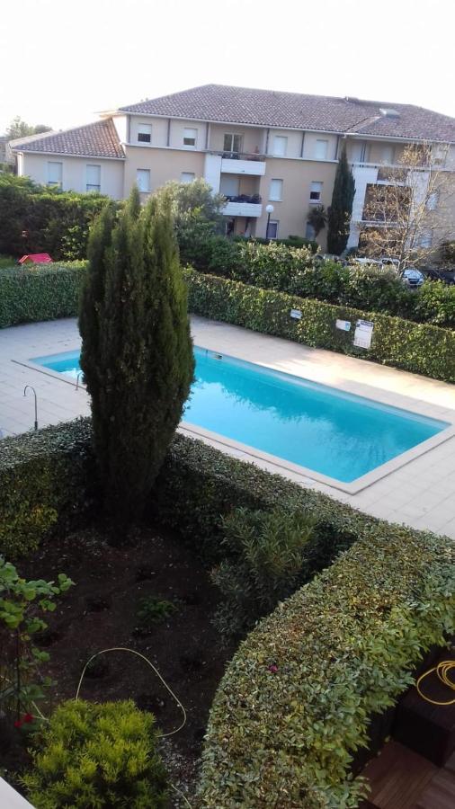 BEZIERS APPT CLIMATISE dans RESIDENCE AVEC PISCINE Extérieur photo