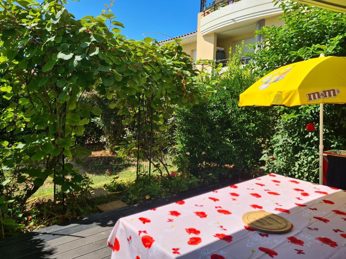 BEZIERS APPT CLIMATISE dans RESIDENCE AVEC PISCINE Extérieur photo