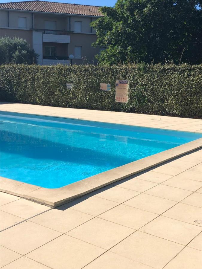 BEZIERS APPT CLIMATISE dans RESIDENCE AVEC PISCINE Extérieur photo